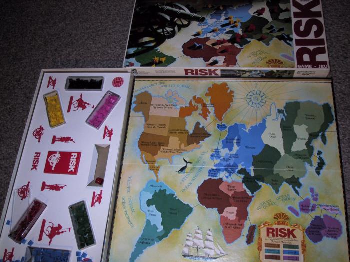 We didn't play it, but please take a close look at this Canadian version of Risk. First of all: it is in French and English, but