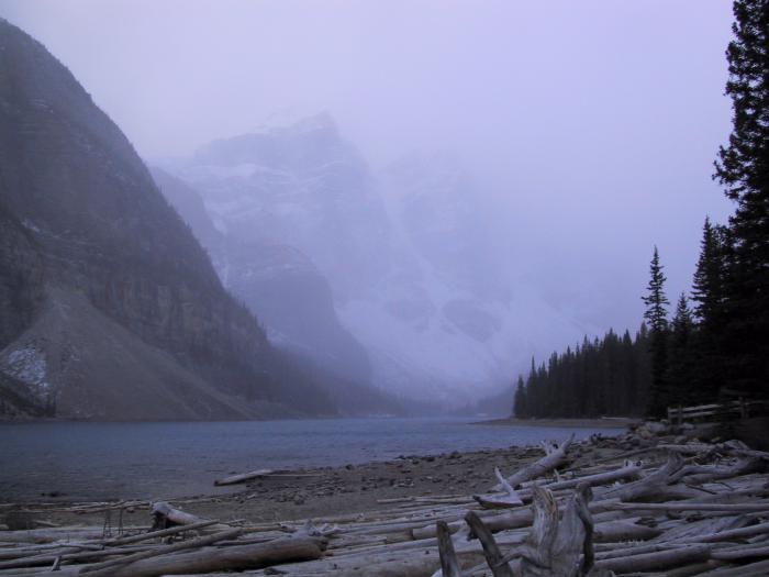 Moraine Lake - it starts to snow!