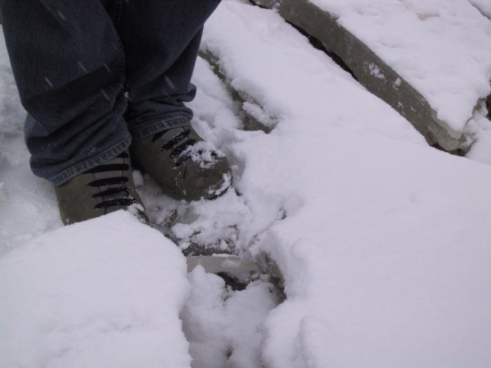 Take a look at the ice on the right hand side.